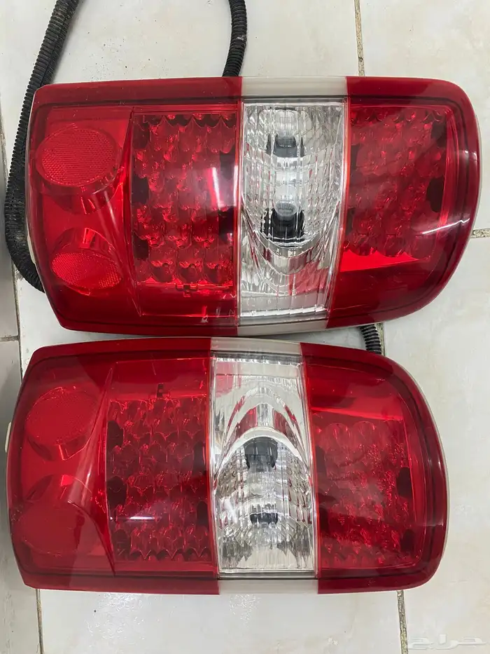 شمعات جمس فيهم كسر خفيف بزاويه وحده 2