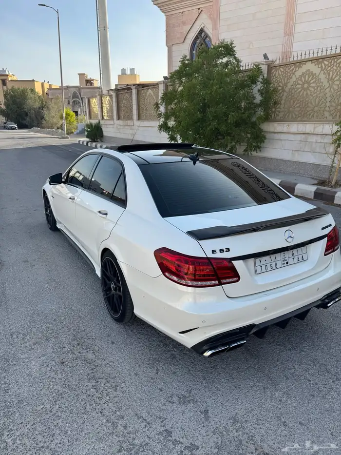مرسيدس E63 AMG 2012 11