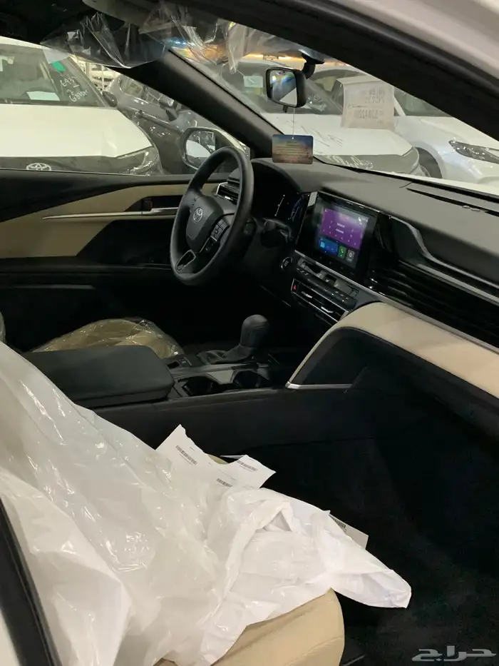 تويوتا كامري اصفار2025 ستاندر ابيض 3