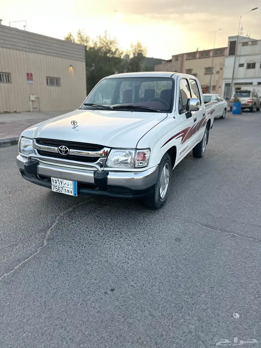 هايلكس 2004 8