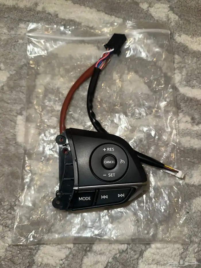 مثبت سرعة تويوتا هايلوكس 2016 - 2025 2