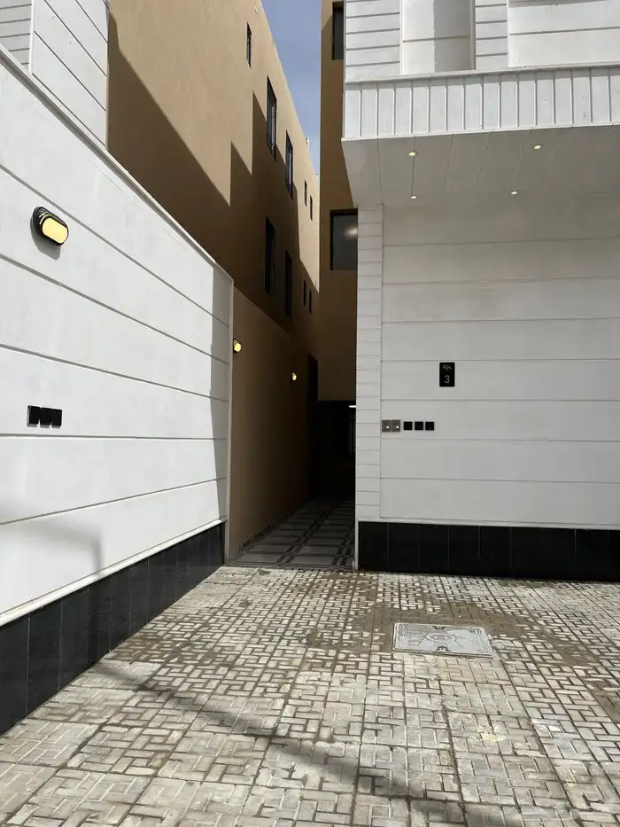 ادوار للبيع في حي الجنادريه 25