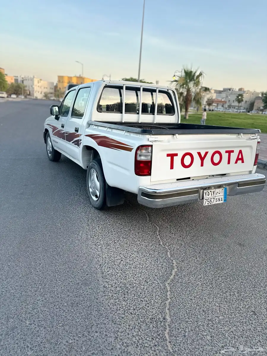 هايلكس 2004 4