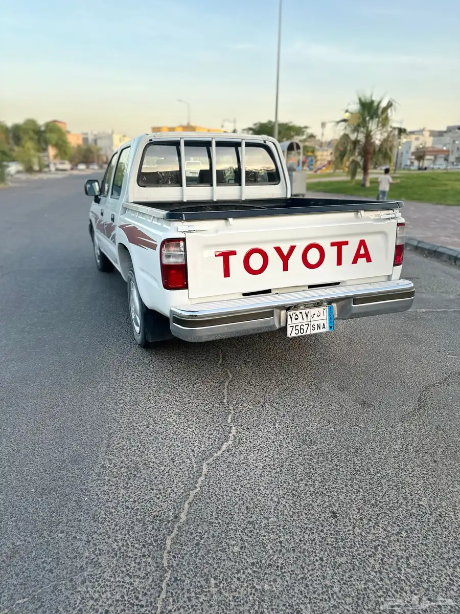 هايلكس 2004 5