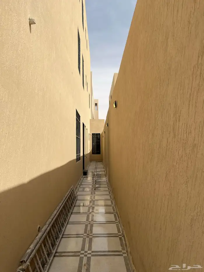 ادوار للبيع في حي الجنادريه 27