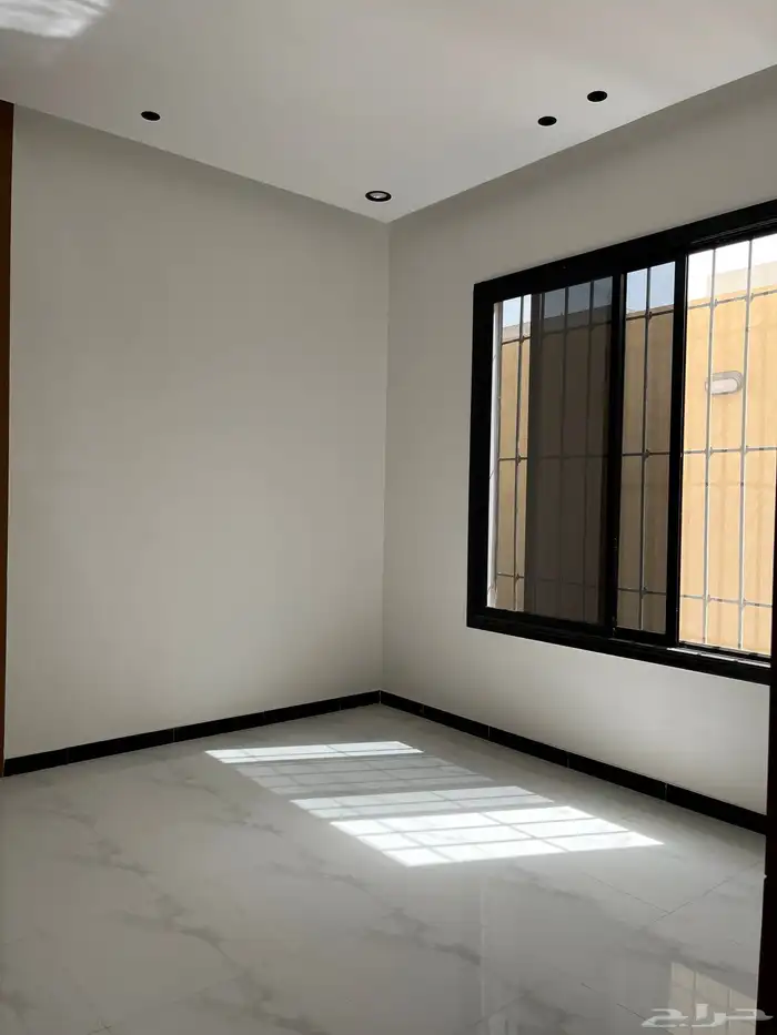 ادوار للبيع في حي الجنادريه 5