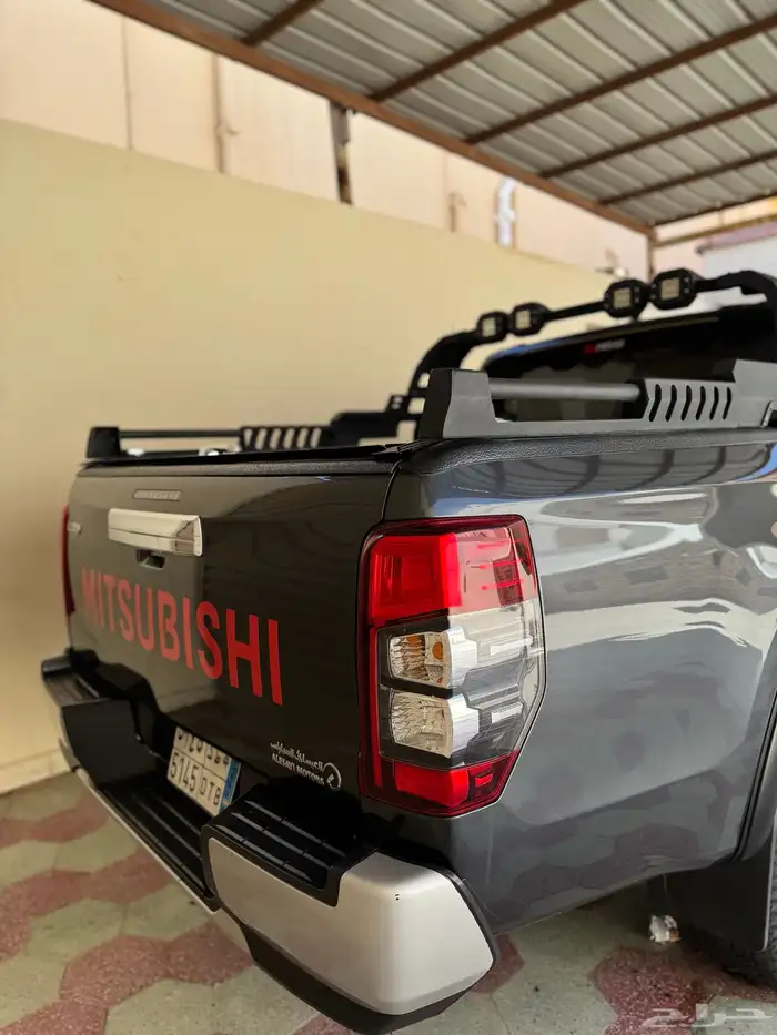 ميتسوبيشي L200 غمارتين دبل ديزل فل كامل 2023 (( تم البيع )) 9