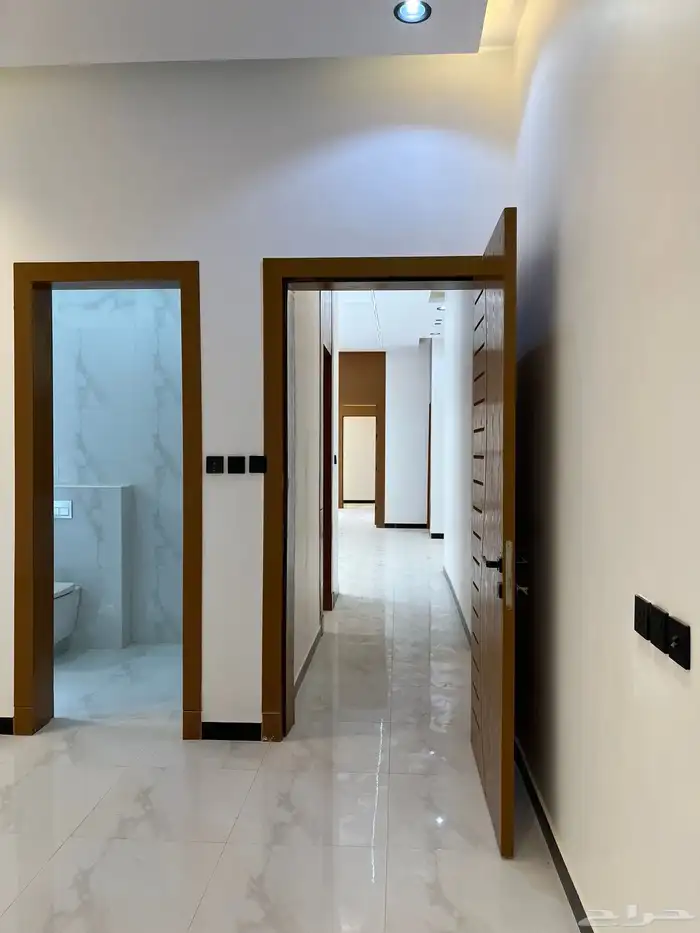 ادوار للبيع في حي الجنادريه 17