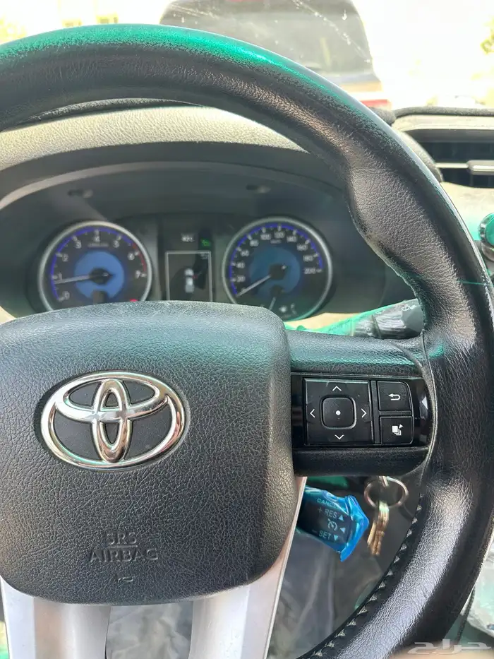 مثبت سرعة تويوتا هايلوكس 2016 - 2025 6