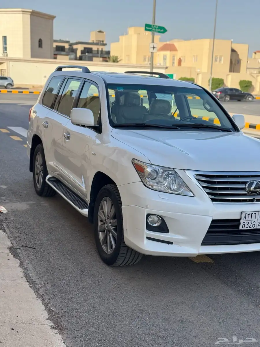 للبيع جيب لكزس LX 570 Dd 2010 1