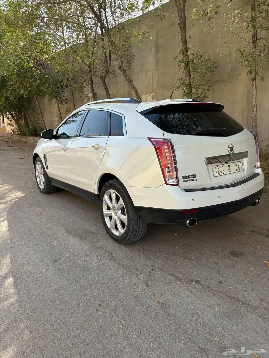 كاديلاك SRX اعلى فئة 3