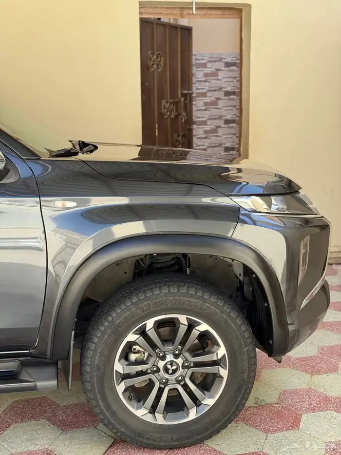 ميتسوبيشي L200 غمارتين دبل ديزل فل كامل 2023 (( تم البيع )) 4
