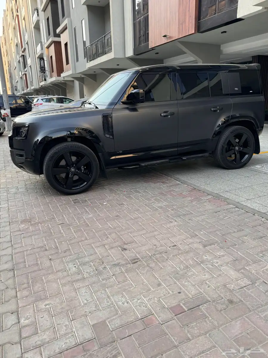 لاند روفر ديفندر V8 كاربتثيان اديشن اعلى فئة 1