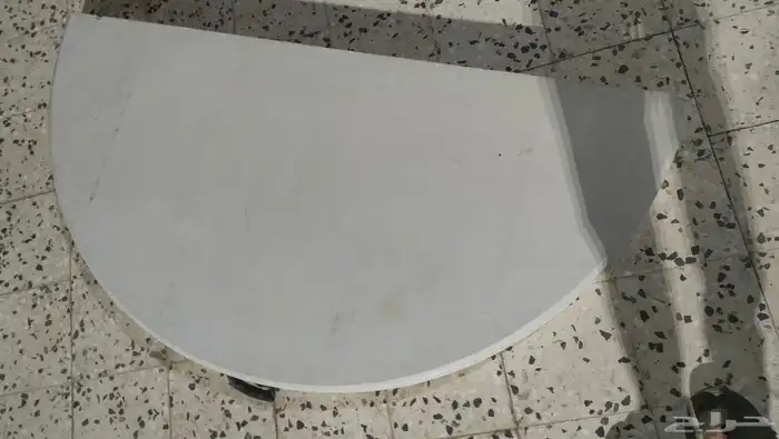 طاولات للبيع 1