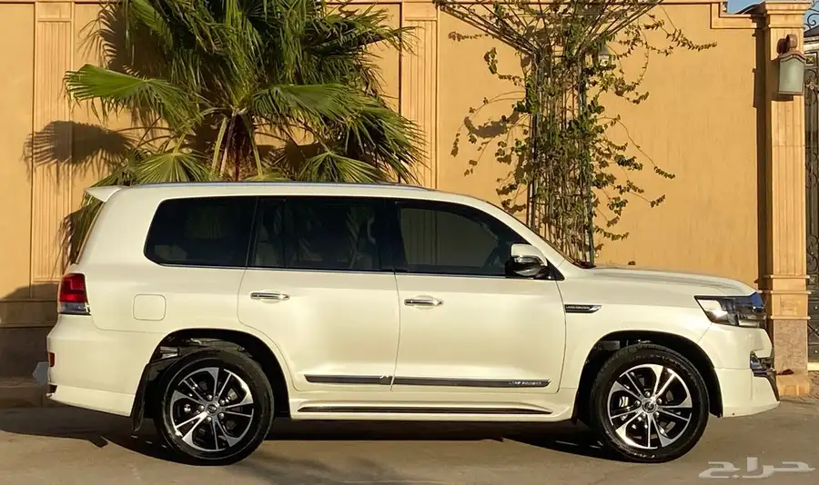 تويوتا لاند كروز GXR 2021 سعودي 23