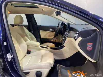 مرسيدس GLA250 2018 بحالة ممتازة 14