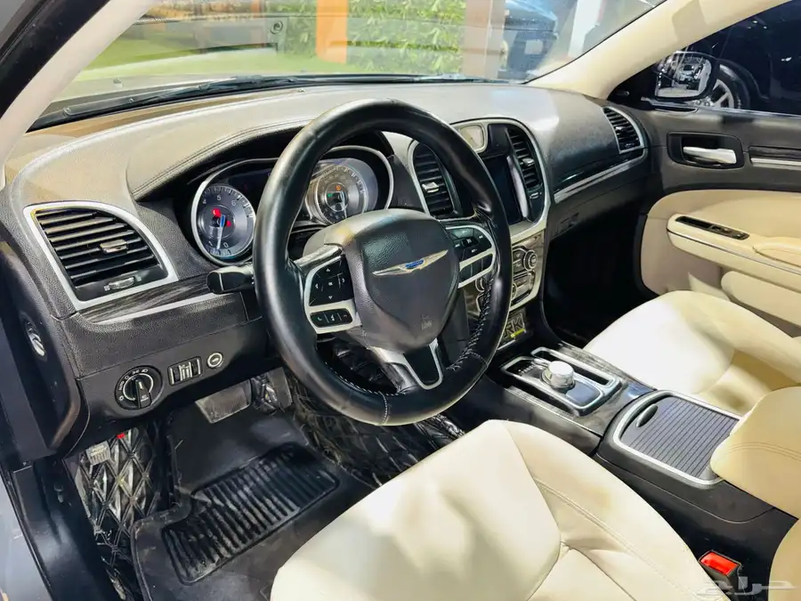 كرايزلر V6 2017 ( بحاله ممتازه) 4