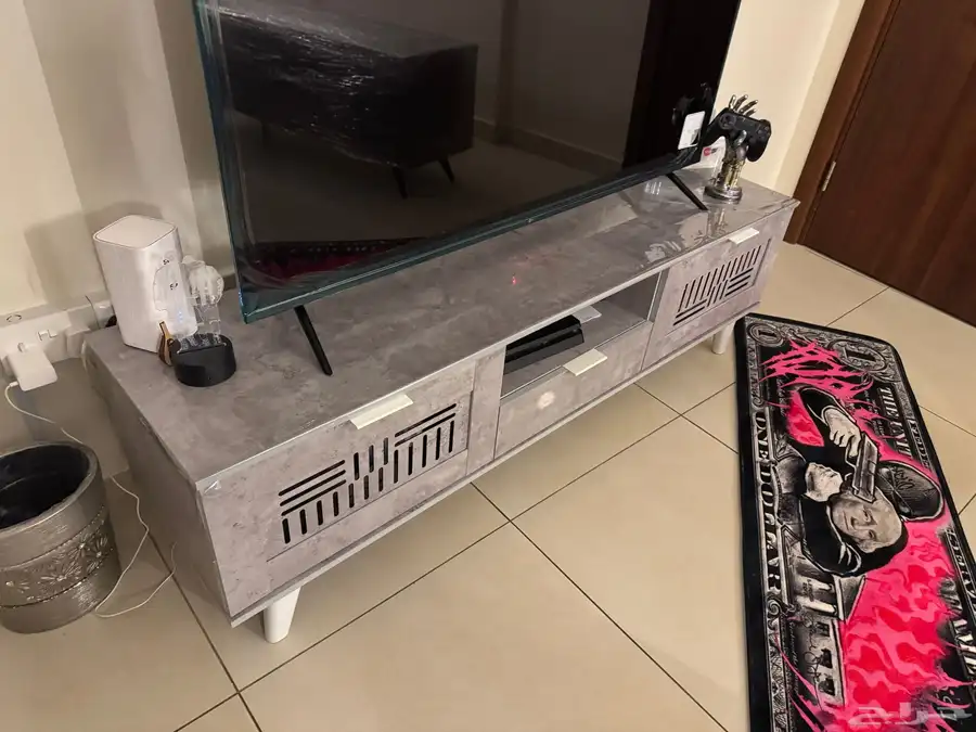طاولة تلفزيون 1
