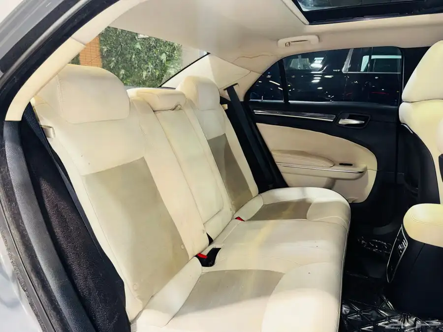 كرايزلر V6 2017 ( بحاله ممتازه) 13