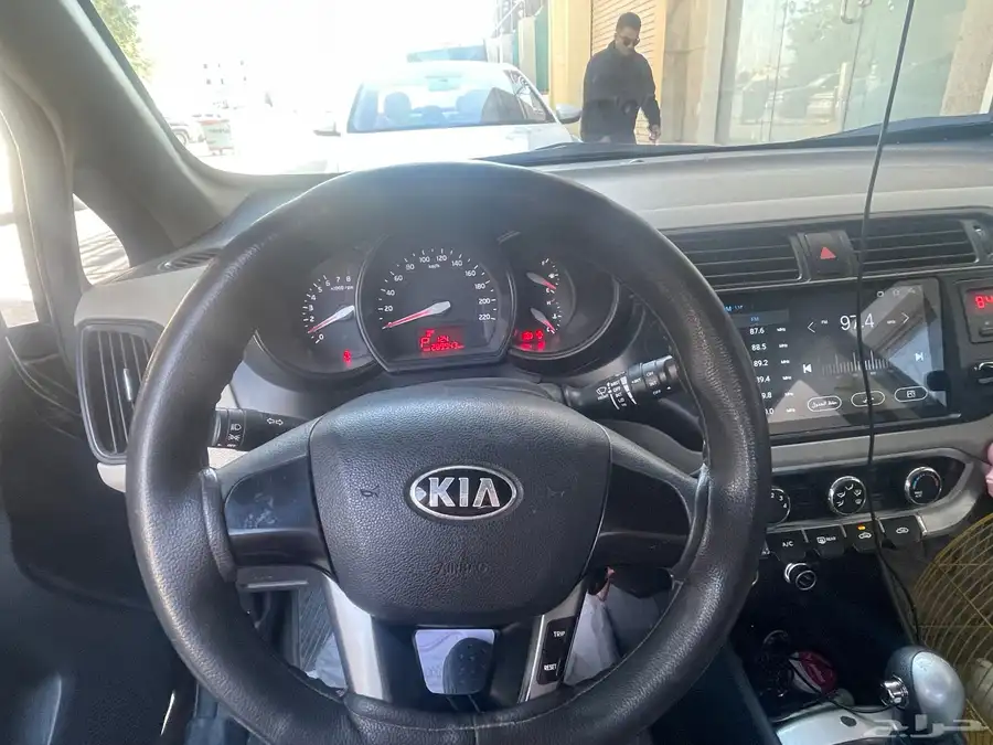 kia rio للبيع 4