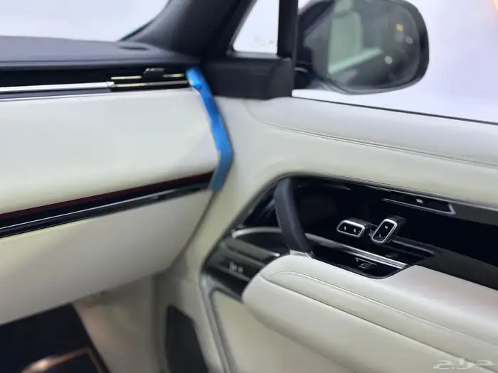 رانج روفر اوتوبيوغرافي 2025 11