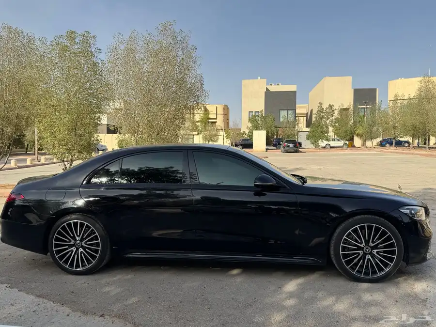 مرسيدس S580 2023 3