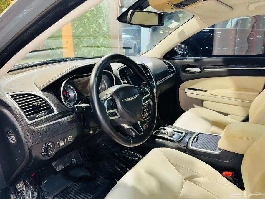 كرايزلر V6 2017 ( بحاله ممتازه) 5