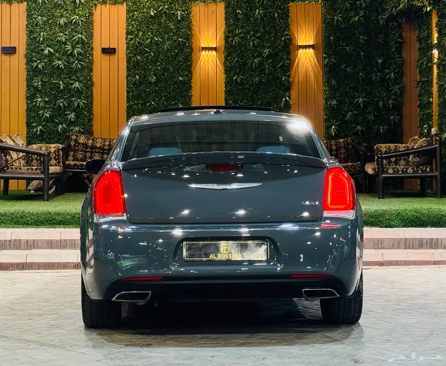 كرايزلر V6 2017 ( بحاله ممتازه) 3