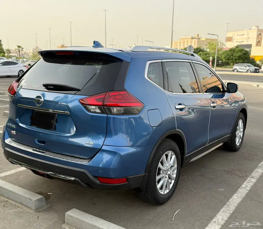 نيسان اكستريل 2020 نص فل SV دبل 7 راكب 4
