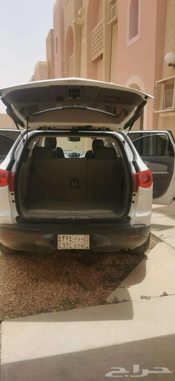 فرصة ذهبية لامتلاك سيارة عائلية مميزة 0