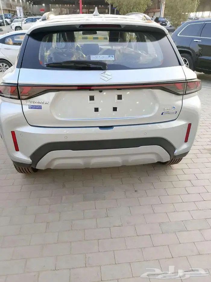 سزوكي فرونكس 2025 3