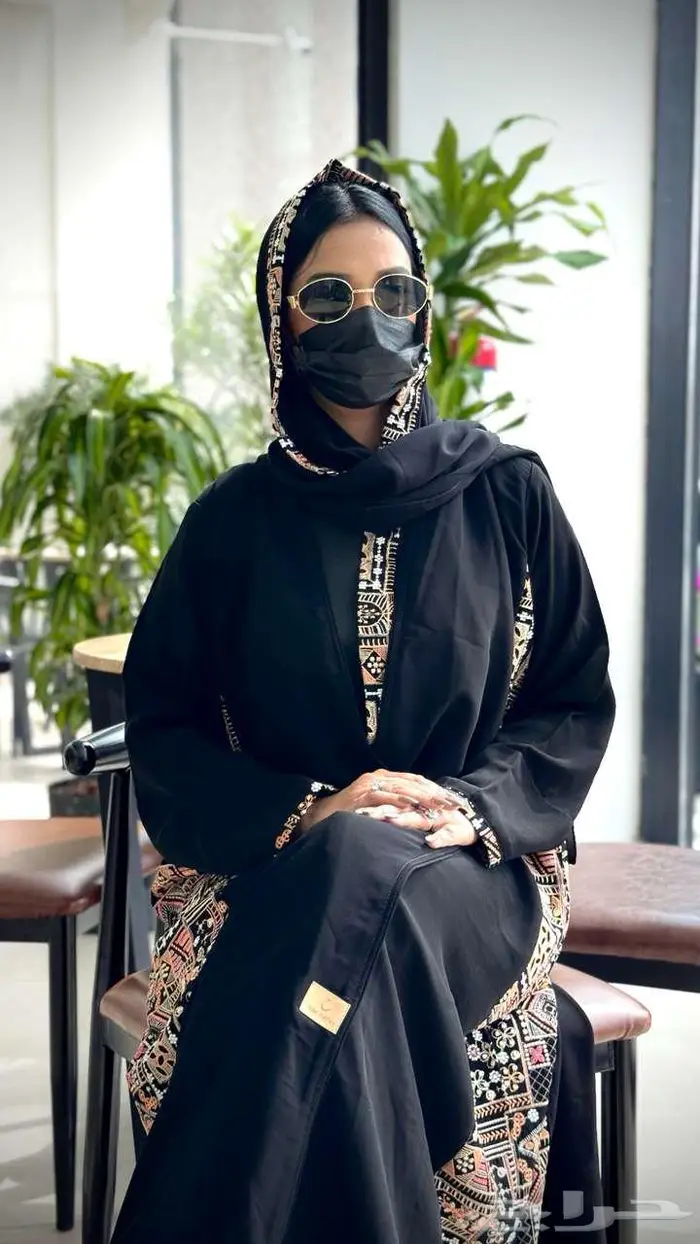 عباية انيقة وفاخرة قماش كريب ملكي 3