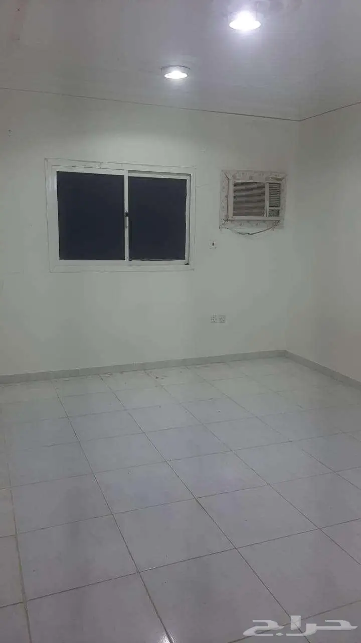 للإيجار السنوي شقة عزاب في حي الملك فيصل   عرض رقم H1126 0