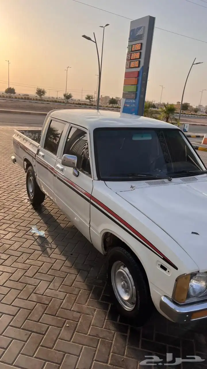 هايلوكس 1981 نضيف منوه المستخدم 3
