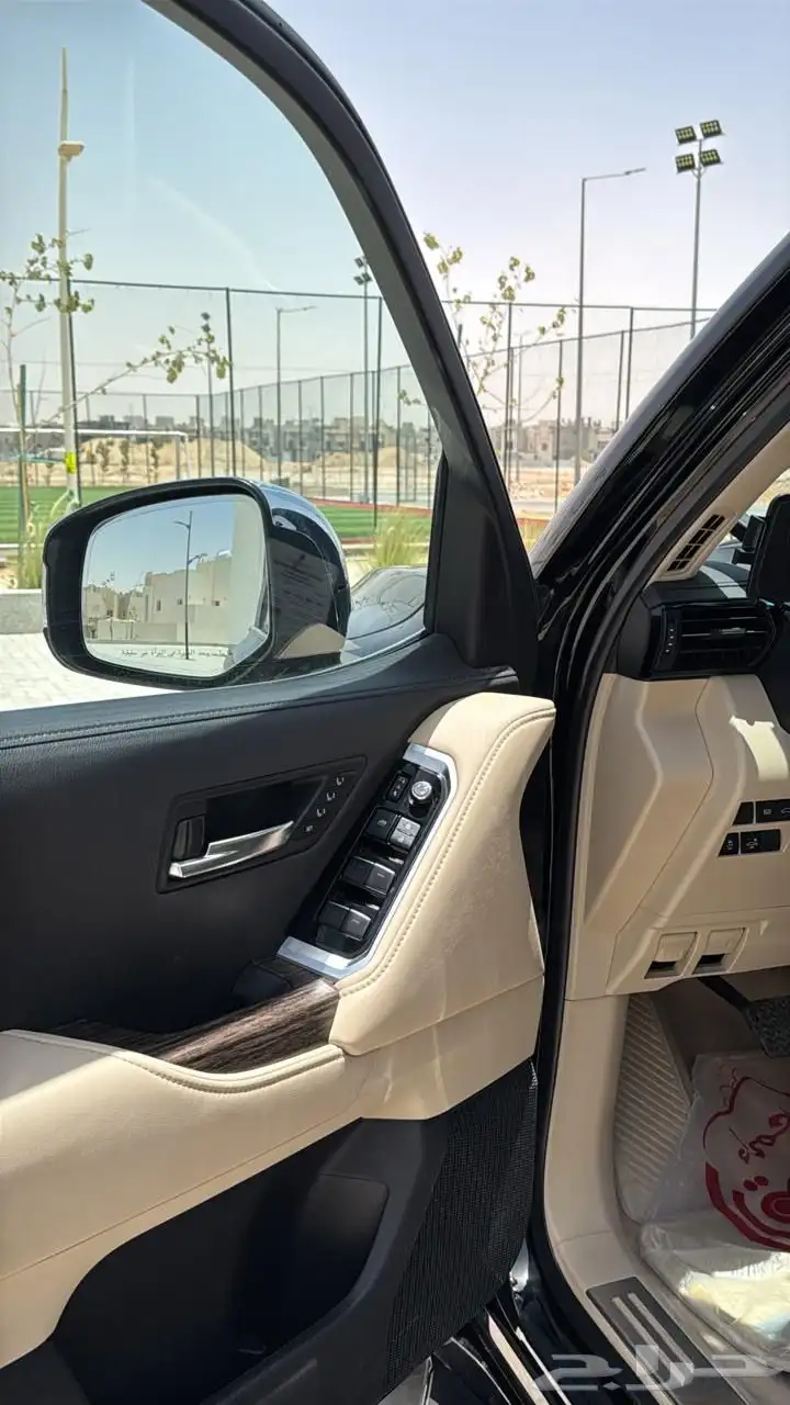 لاندكروزر 2023 VX.S 14
