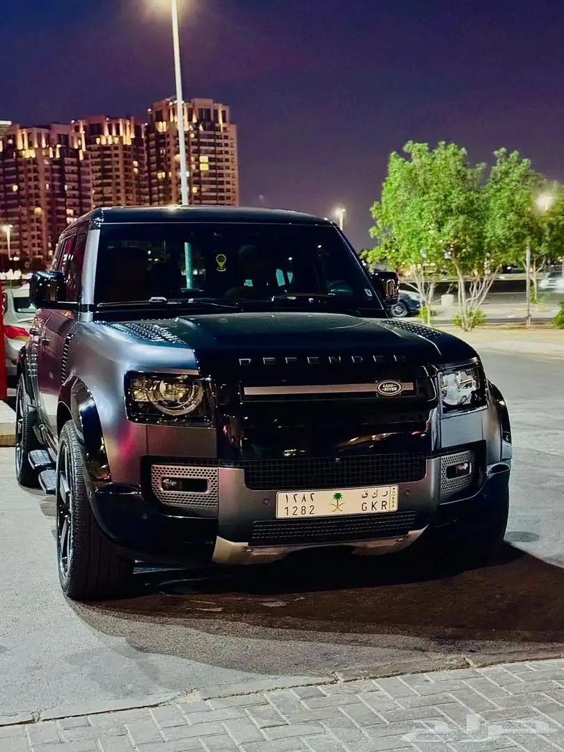 لاند روفر ديفندر V8 كاربتثيان اديشن اعلى فئة 2