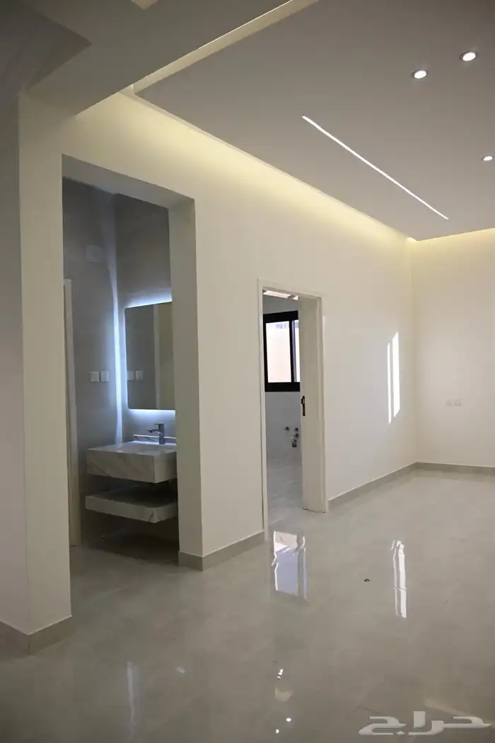 فيلا للبيع مميزة في (العوينة)المخطط الذهبي ب 750 الف فقط 12