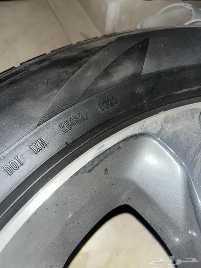 للبيع جنوط ديفندر طقم 5 حبات مع كفرات موديل 23 2