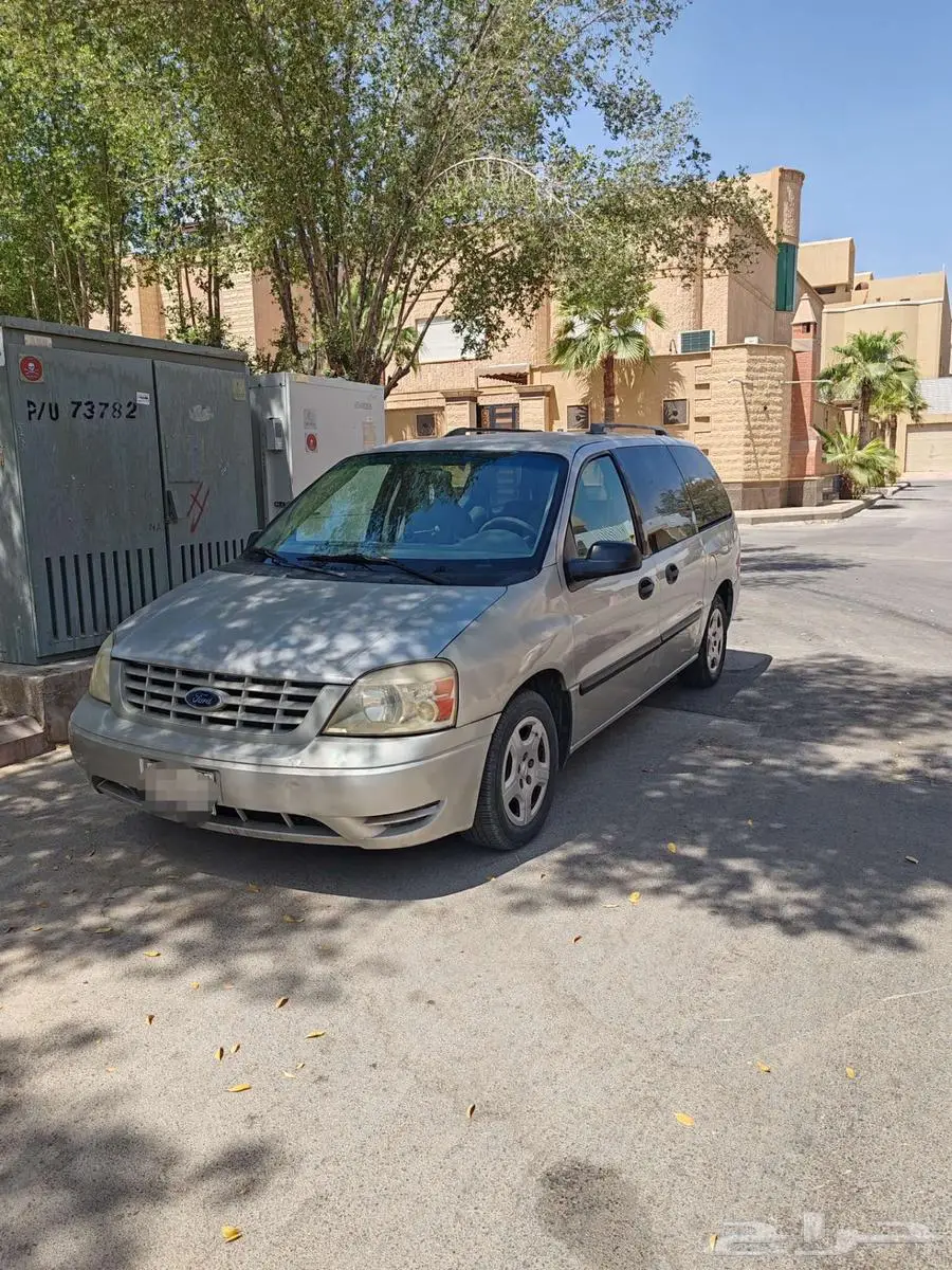 سيارة عائلية للبيع 4