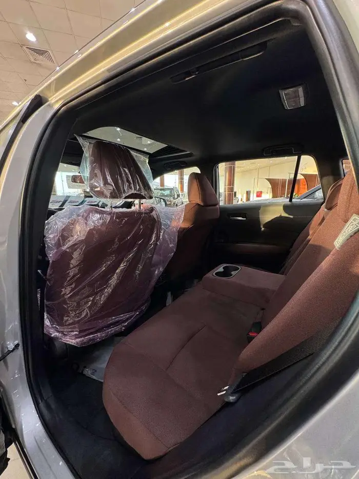 كورولا كروس مواصفات عالية بسيارة اقتصادية جدا 3