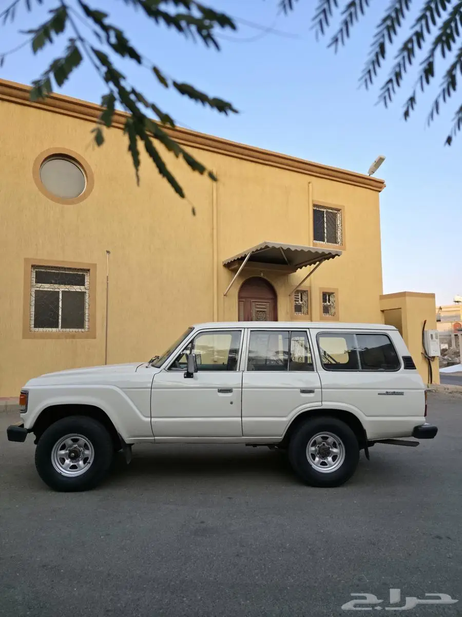 لاندكروزر 1984 3