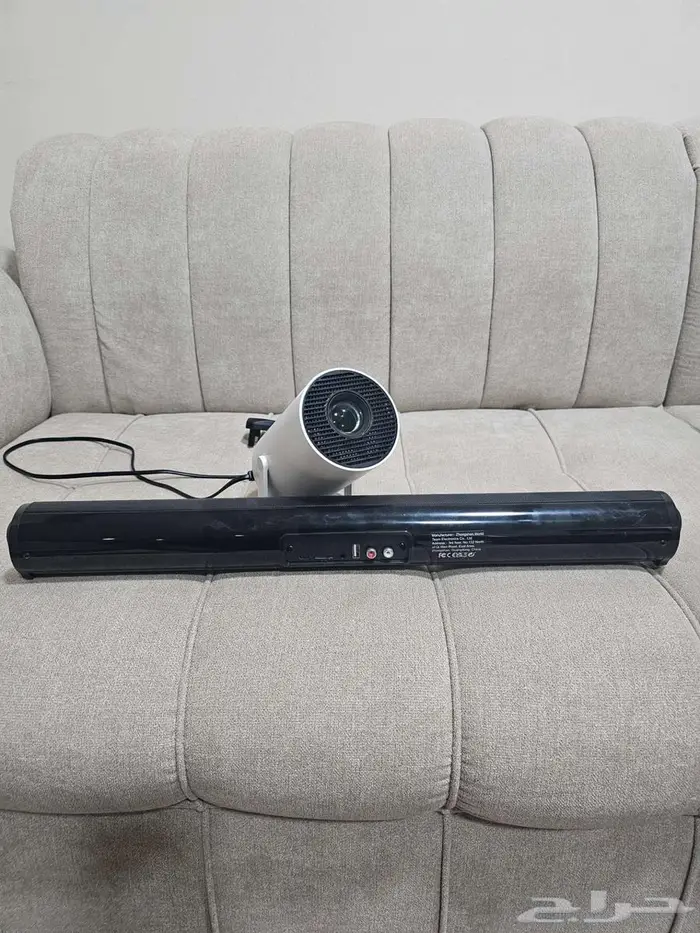 بروجكتر مع مكبر صوت 2