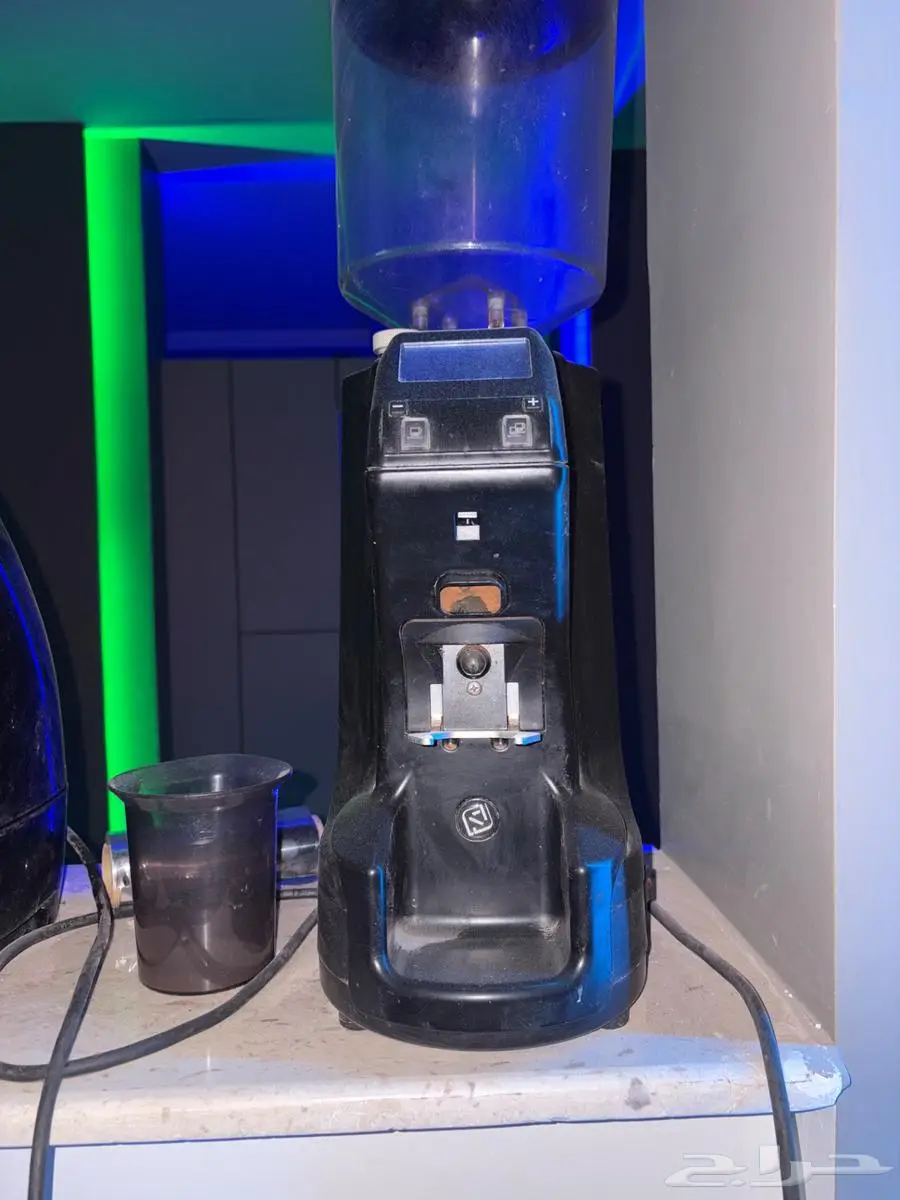 للبيع مكينه اسبرسو وطحونه ومكينه بان كيك 0