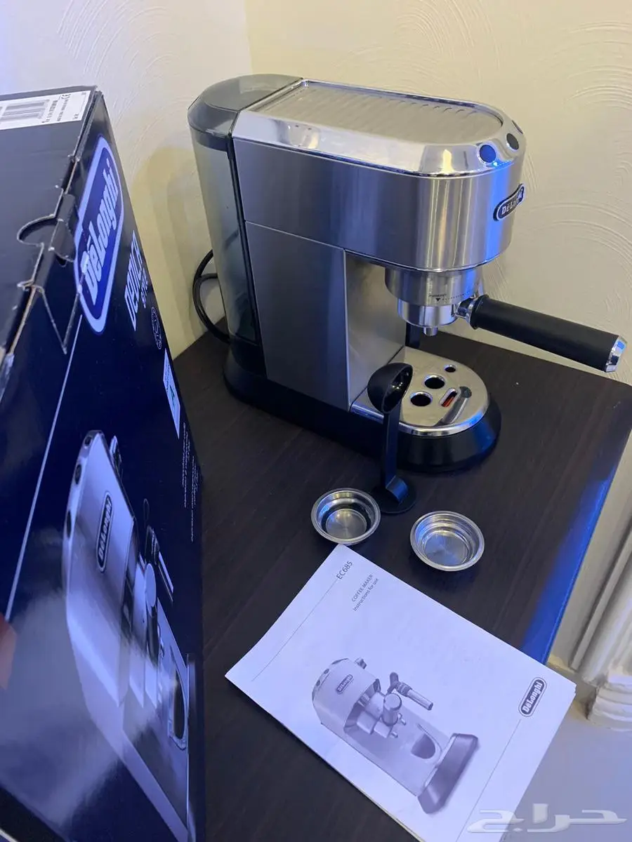 جهاز قهوه من شركه DeLonghi 4