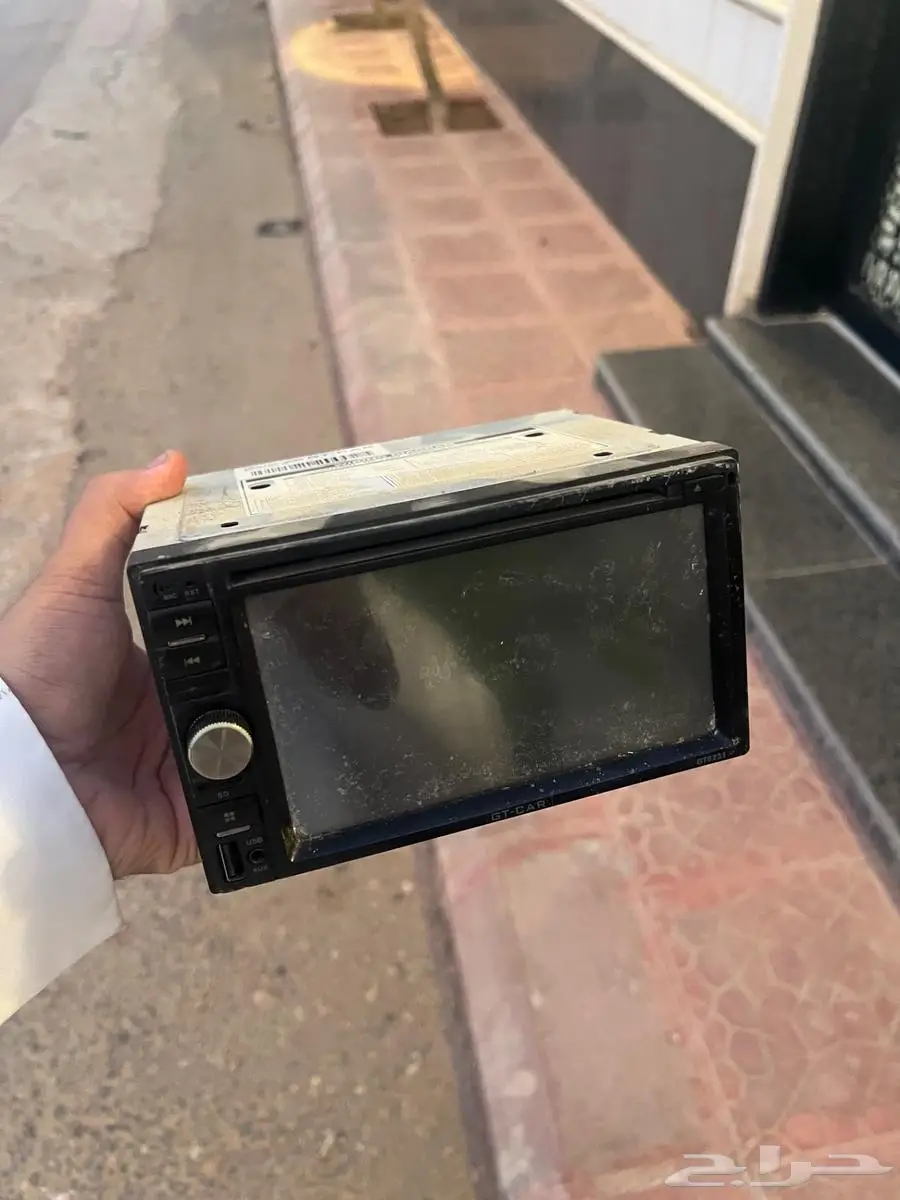 للبيع شاشة سيارة تركب ل اغلب السيارات 1