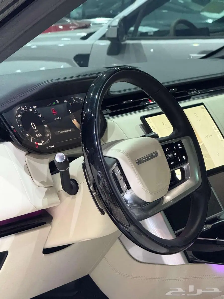 رانج روفر P530 Black-edition 2024 7
