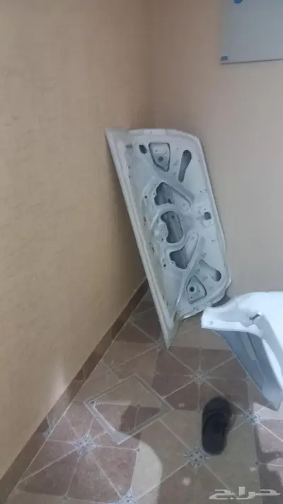 شنطة يارس وصدام خلفي يارس 23 للبيع 2