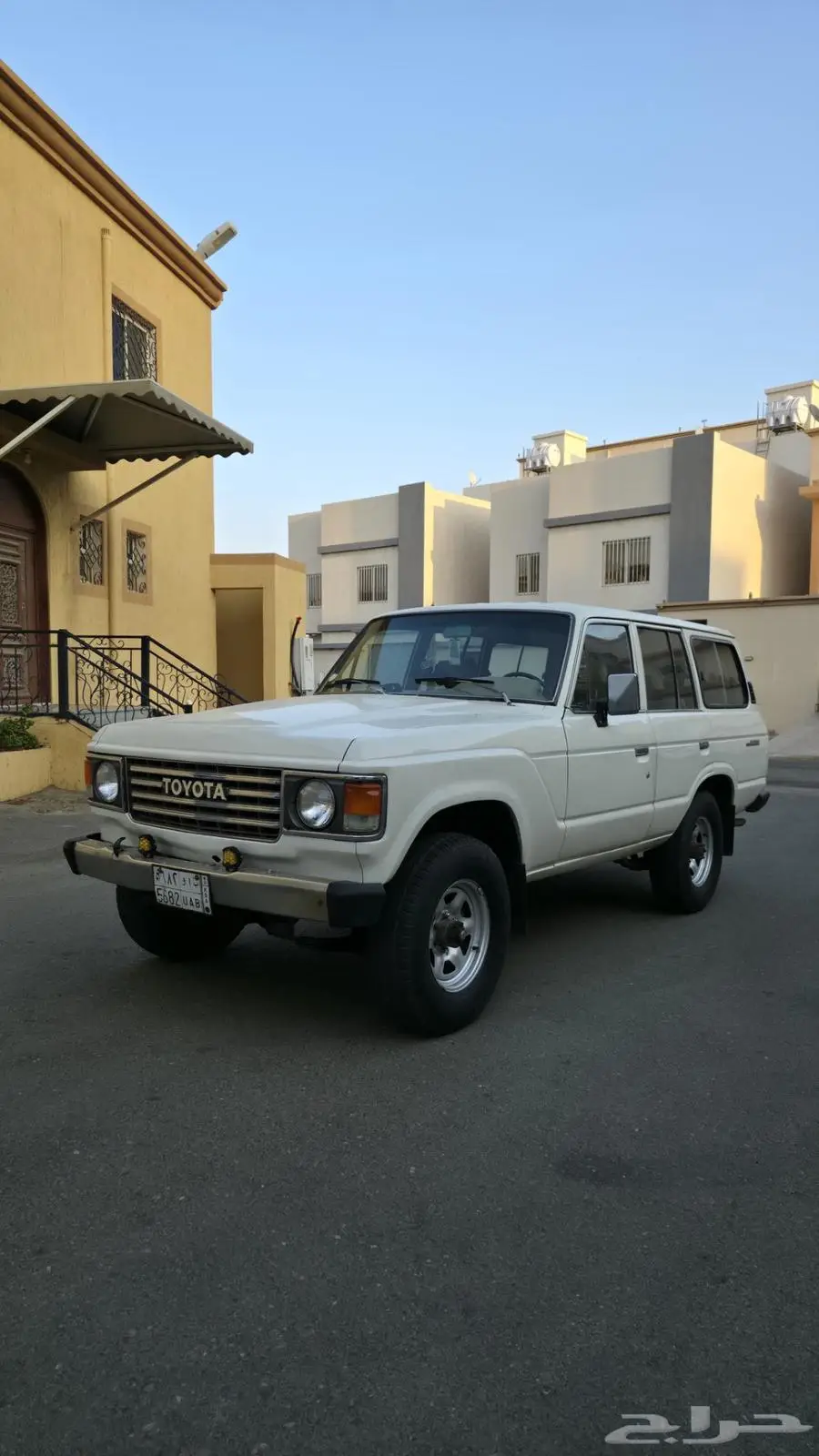 لاندكروزر 1984 2
