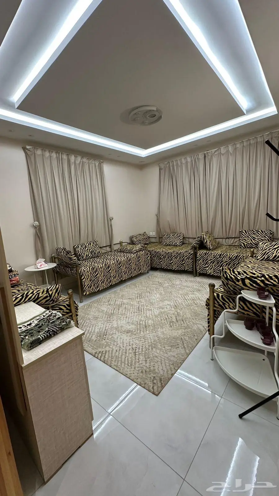 تأجير فلة ( عمارة ) مؤثثة بالكامل بسراة عبيدة منطقة عسير 1