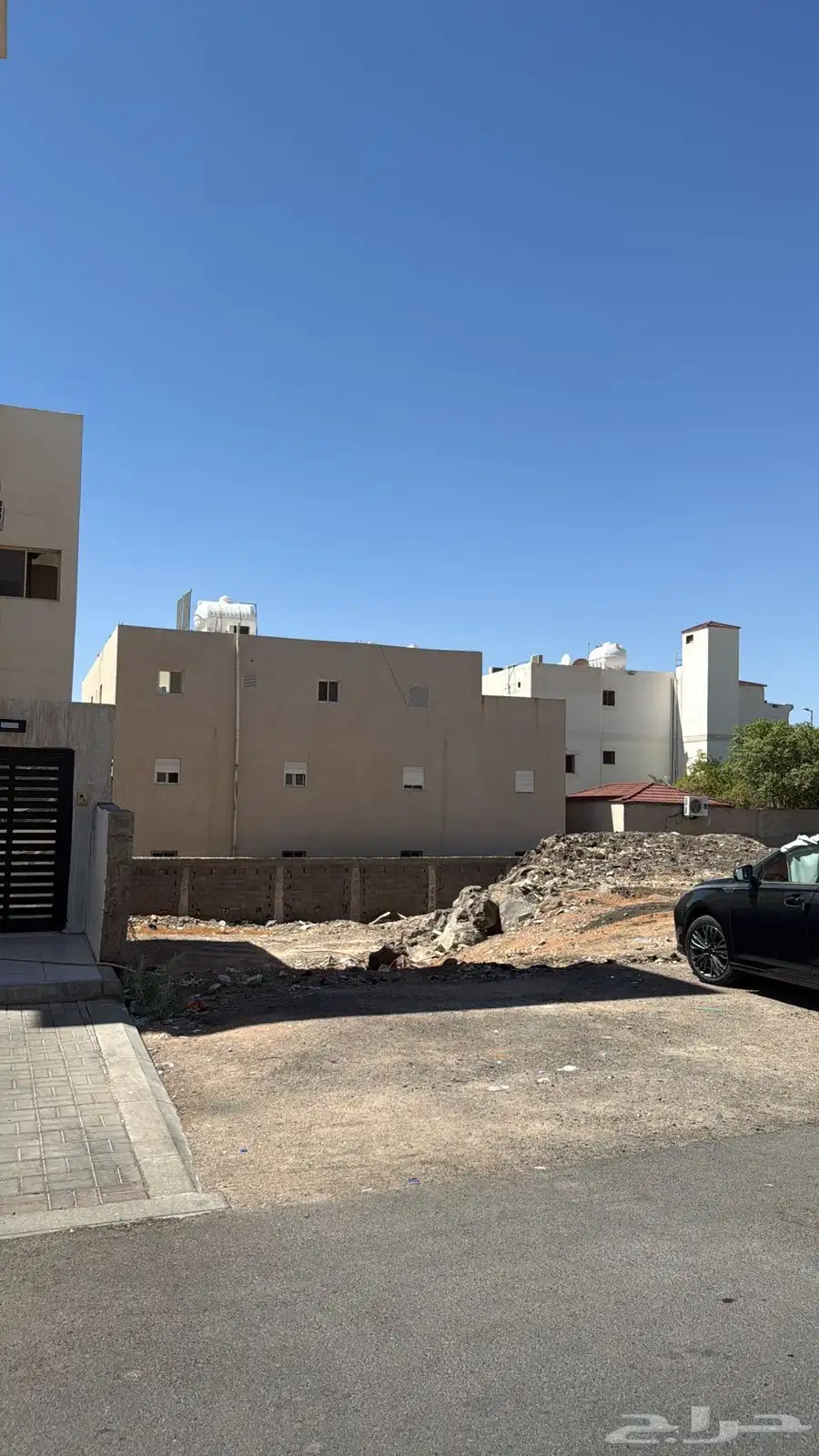 ارض للبيع في المدينه المنوره مخطط عروه بجوار مدارس العقيق 0